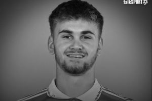 邮报：前阿森纳青训小将救球时头撞墙离世，球迷请愿禁止球场设墙