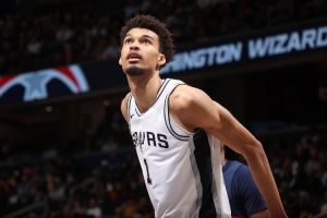 很看好！白曼巴：如果文班亚马保持健康 马刺有机会进西决