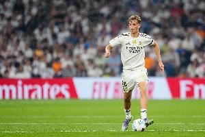 可能错过对阵赫塔费、尤文！记者：赫伊森将因伤缺席约15天