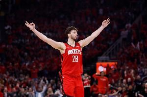 全能表现！申京半场7中4拿到11分4板9助4断